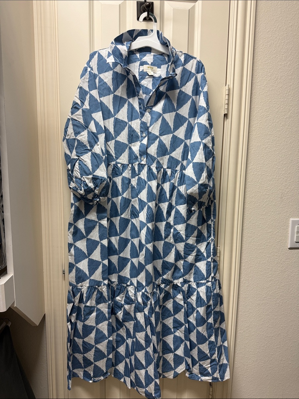 Maeve 1/2button down dress with pockets.  Size large